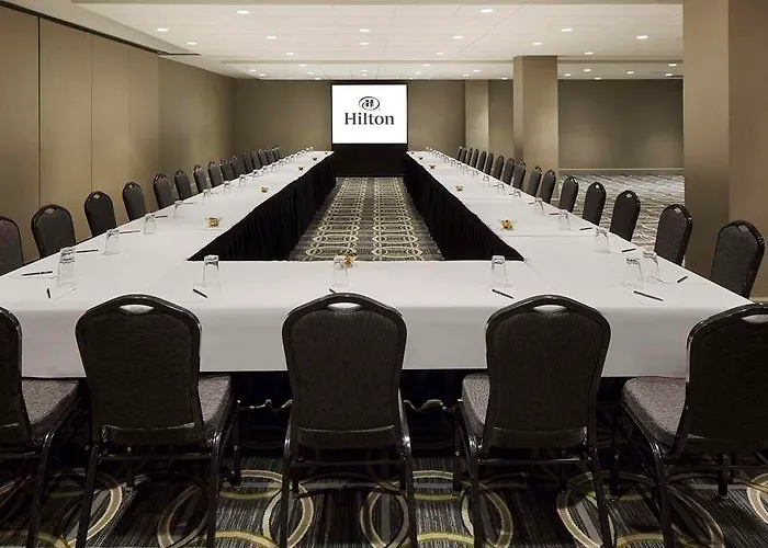 Hotel Hilton Chicago O'hare Airport 4*