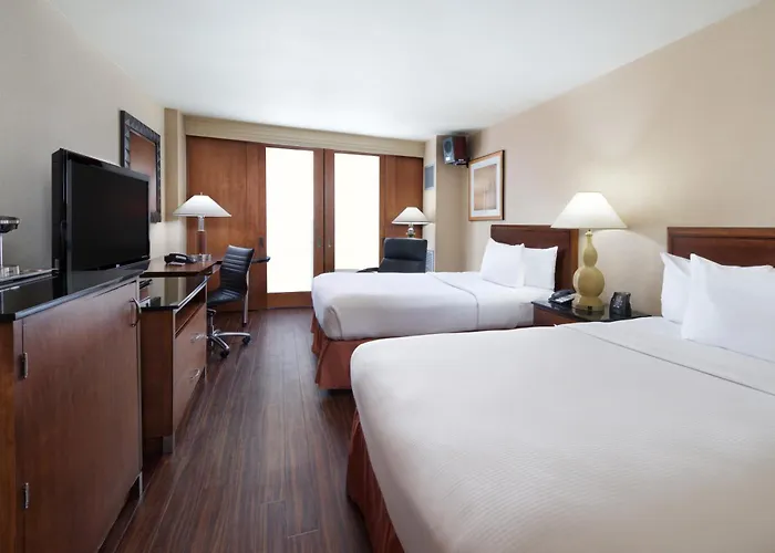 Hilton Chicago O'hare Airport Hotel 4*