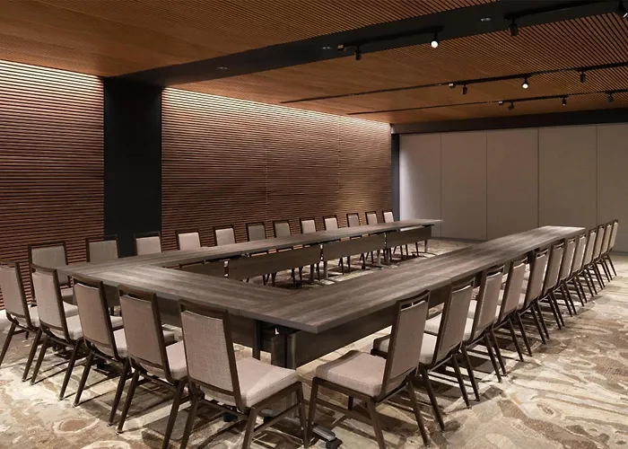 Hilton Chicago O'hare Airport Hotel 4*