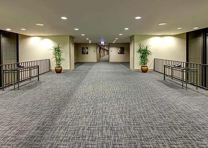 Hilton Chicago O'hare Airport Hotel